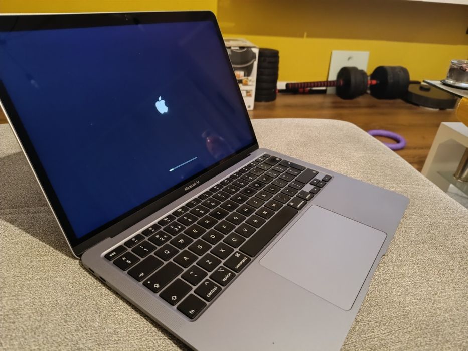 Sprzedam MacBook a2179