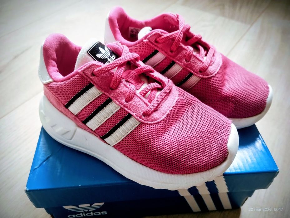 Adidasy  dla dziewczynki r. 23,5
