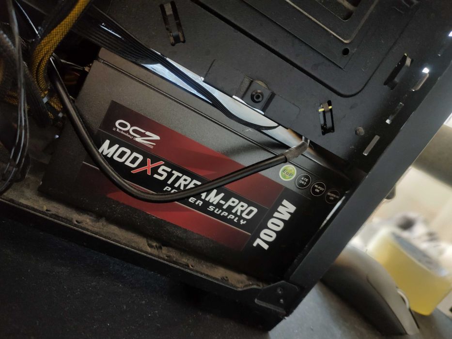Komputer i5-9400f, 32GB RAM ddr4, Radeon RX 5700 XT
