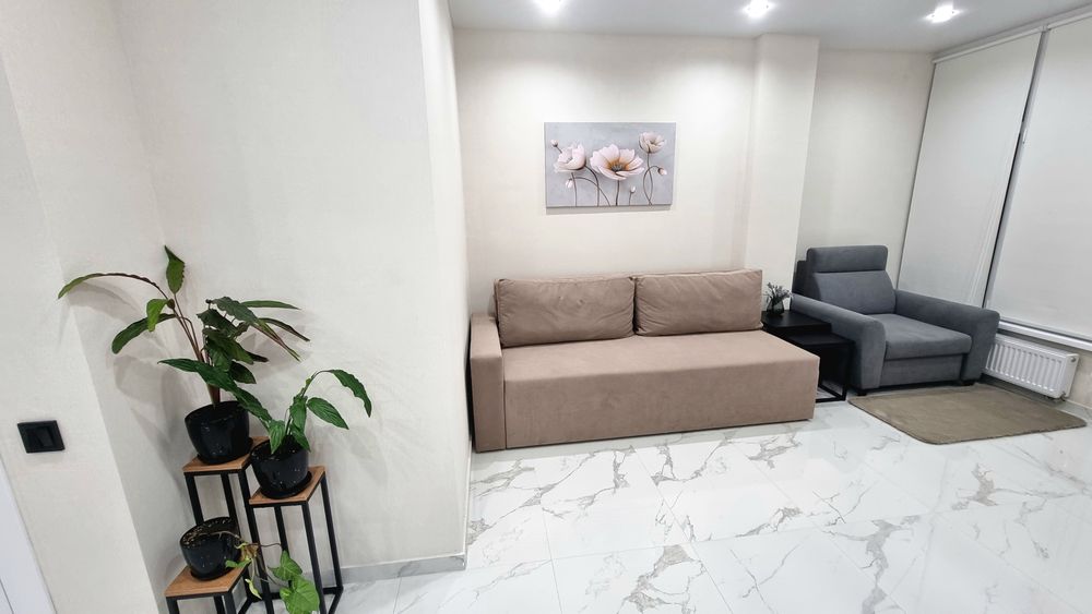 БЕЗ КОМІСІЇ. 1здача.2кімн.46м2.Інвертори на тепло,воду.В тихому центрі