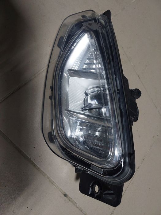 Противотуманка Форд Куга Ескейп отличном состоянии.  Оригинал  Америка