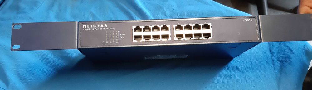 Switch Unmanaged Rack 16xGE - JGS516 UŻYWANY