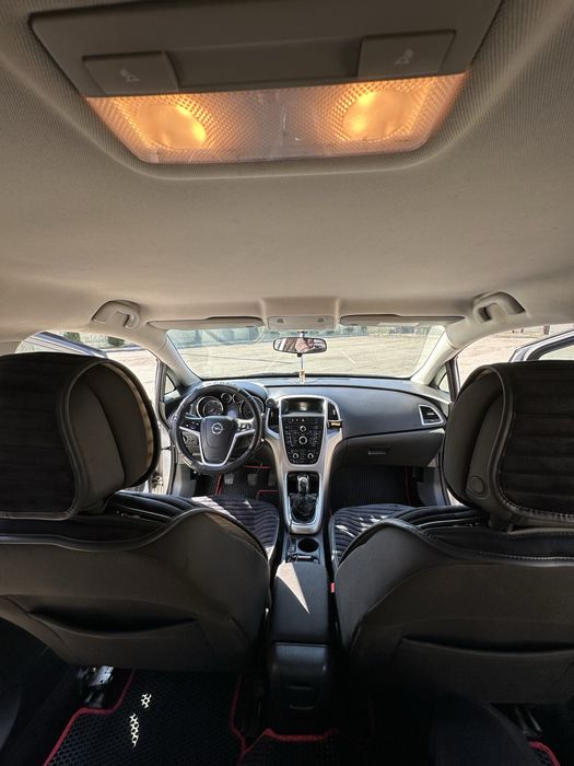 Opel Astra J Sports Tourer