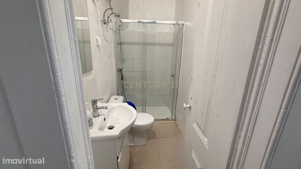 Apartamento T6 na Rua Alexandre Herculano - Oportunidade Única