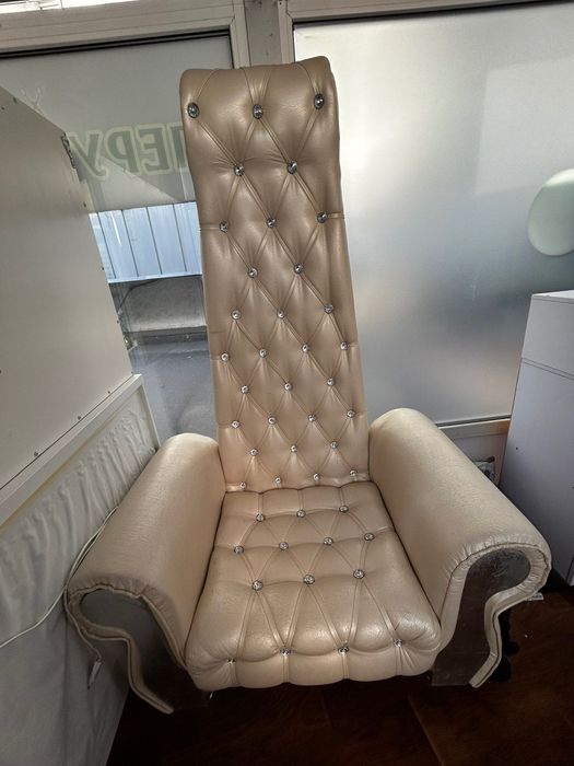 Крісло педикюрне трон