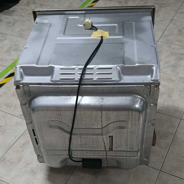 Forno elétrico de encastrar ARISTON FB21.2 IX 59.5cm em Bom Estado!