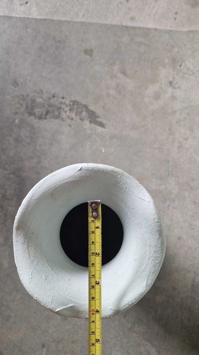 Jarra branca de cerâmica