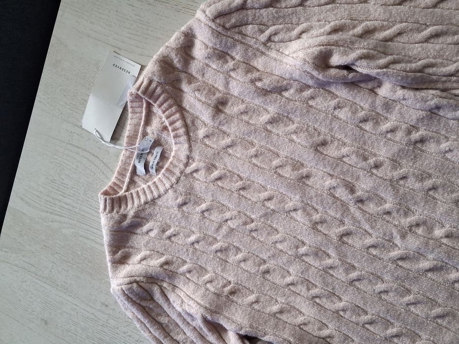 Nowy miły sweter Reserved z wiskozą 30%