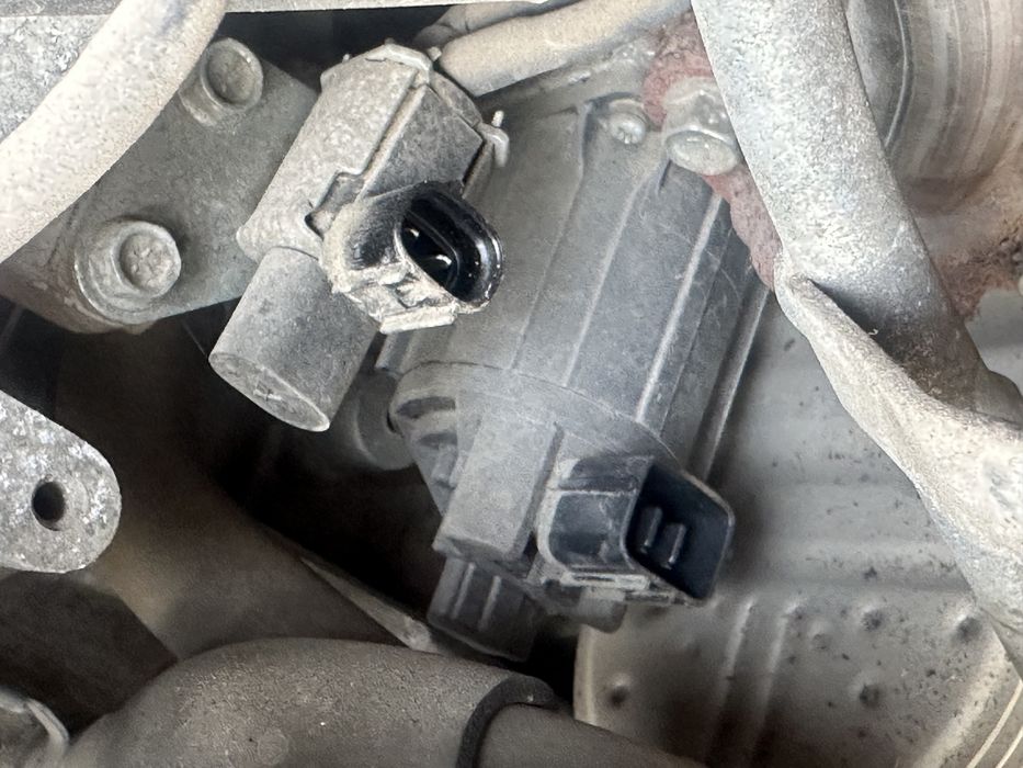 Клапан егр рециркуляції Mitsubishi Oytlander ASX 1.8 2.2d 1582A554