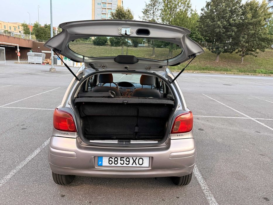 Toyota Yaris 1.0 VVT-i 2004 | 163.868 km | AC | 5 Portas