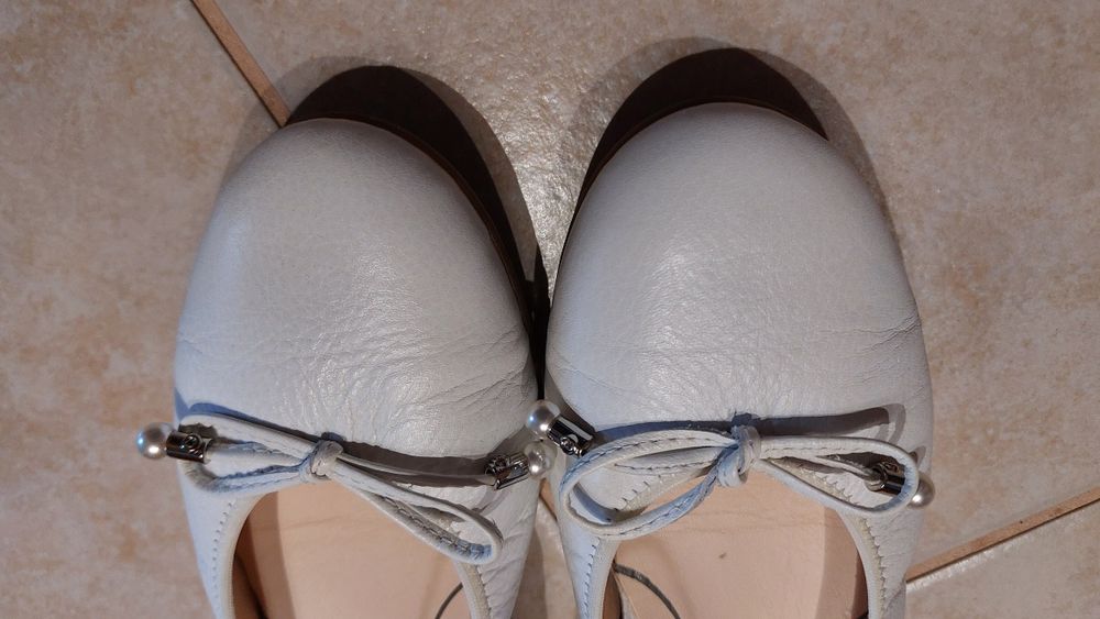 Baleriny skórzane Ara 37