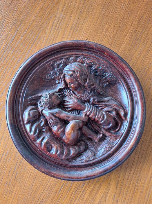 Płaskorzeźba Matka Boska Karmiaca