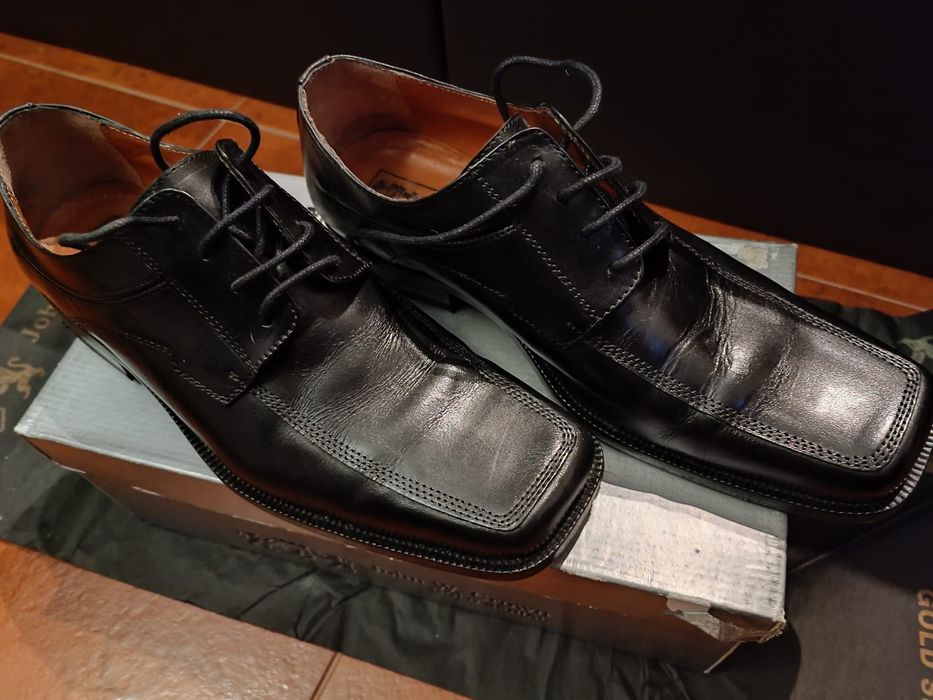 Sapatos formais homem