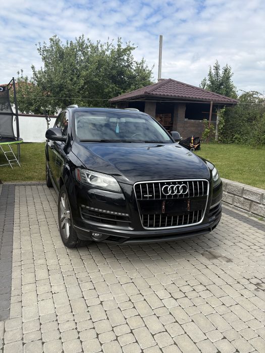 Автомобіль ауді Q7