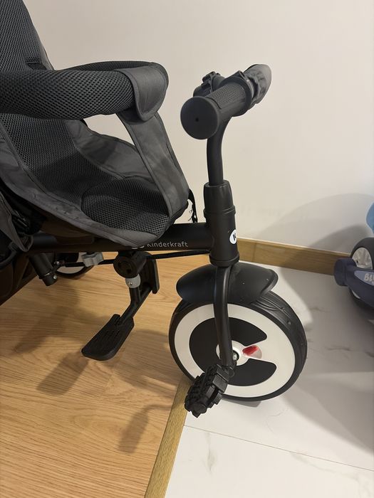 Triciclo Kinderkraft como novo