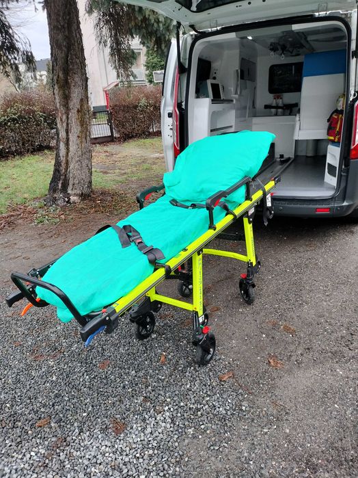 Ambulans Ford Custom 2,2 d 125km cena do negocjacji