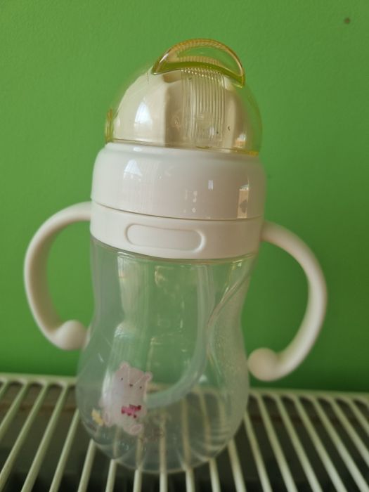 Kubek niekapek dla dzieci bidon ze słomką