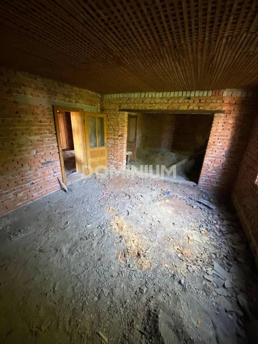 Продається будинок у Рокосові з земельною ділянкою