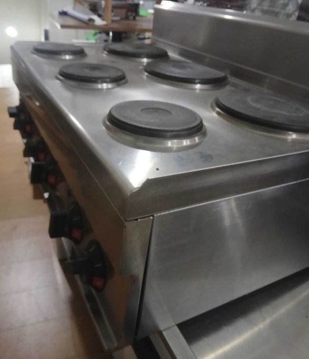 Fogão industrial elétrico (trifásico)de bancada – 6 bicos. Equipamento usado, 380V, ideal para hotelaria e restauração.