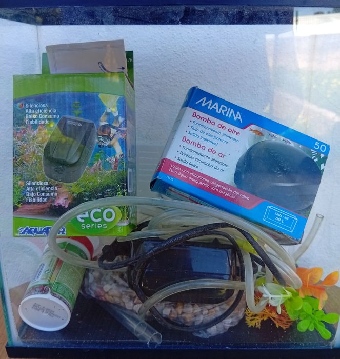 Aquário novo + acessórios