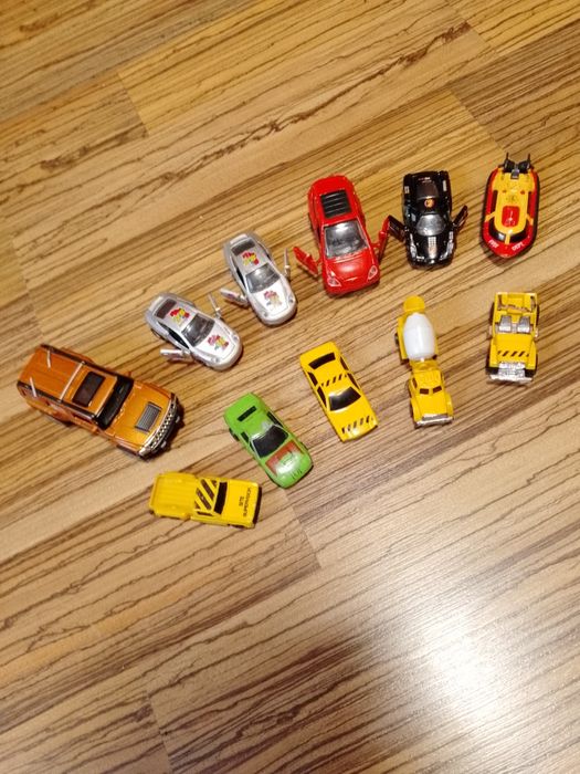 Машинки металеві