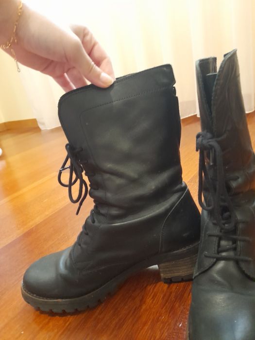 Botas Cano Médio Pretas