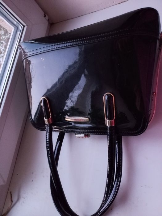 Продам женскую сумку