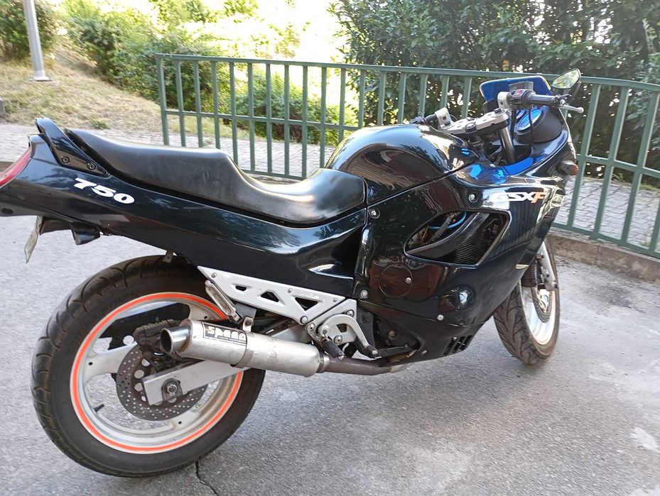Vendi Moto Suzuki GSX 750f Katana