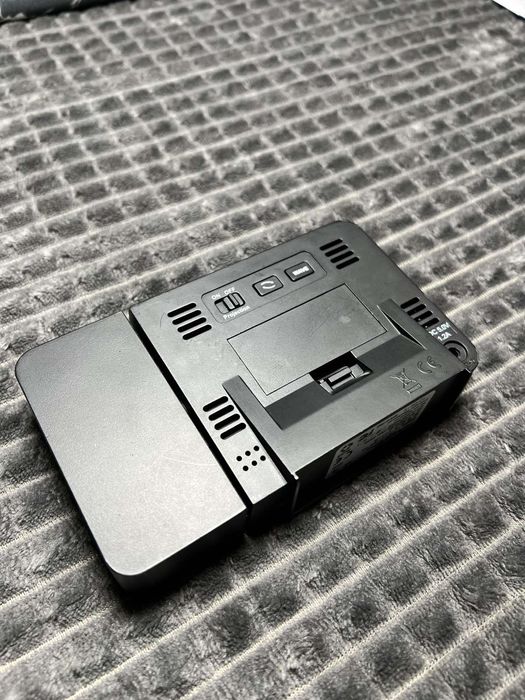 Годинник з лазерною проекцією