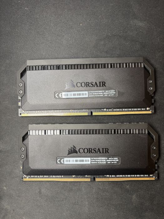 Kości RAM Dominator 2x16GB DDR4 3200MHx