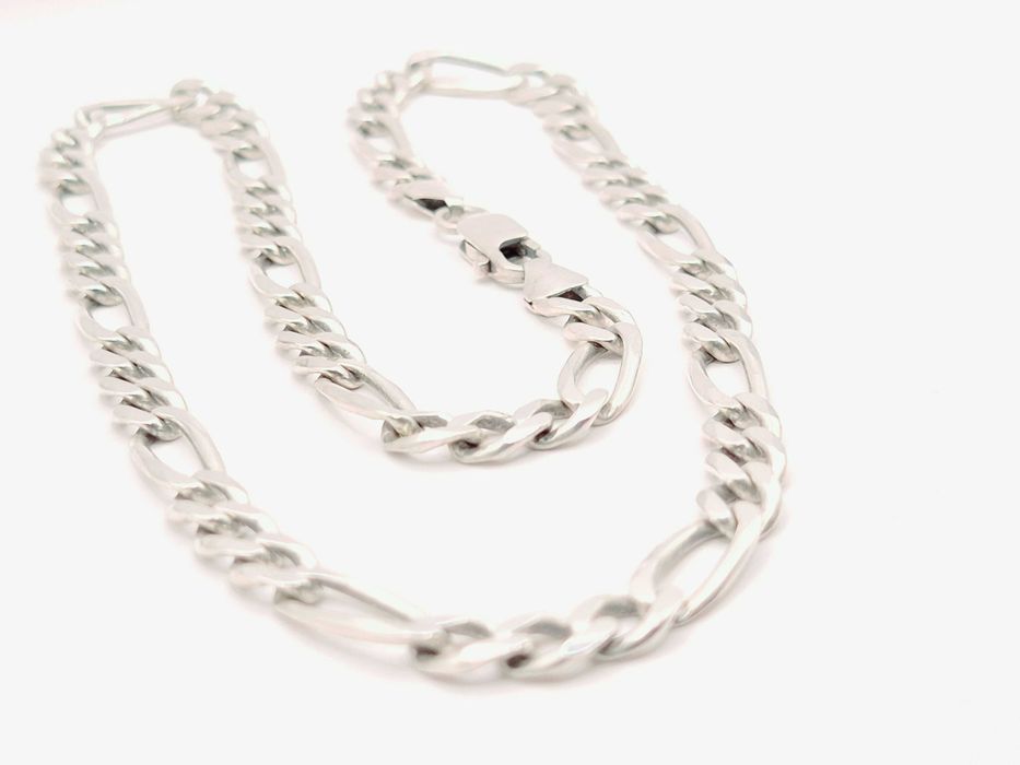 Konkretny Łańcuszek wykonany ze srebra próby 925. Figaro