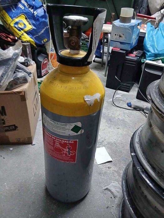 Garrafa co2 +colunas de cervejas imperiais