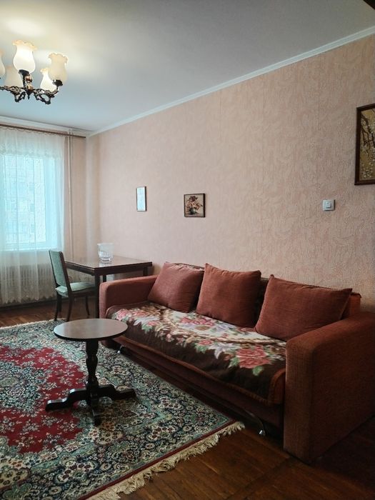 Здається 3-кімнатна квартира на пр. Свободи