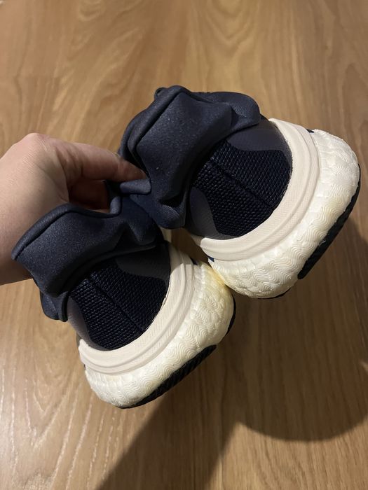Чоловічі кросівки Adidas SOLARGLIDE 6 .
