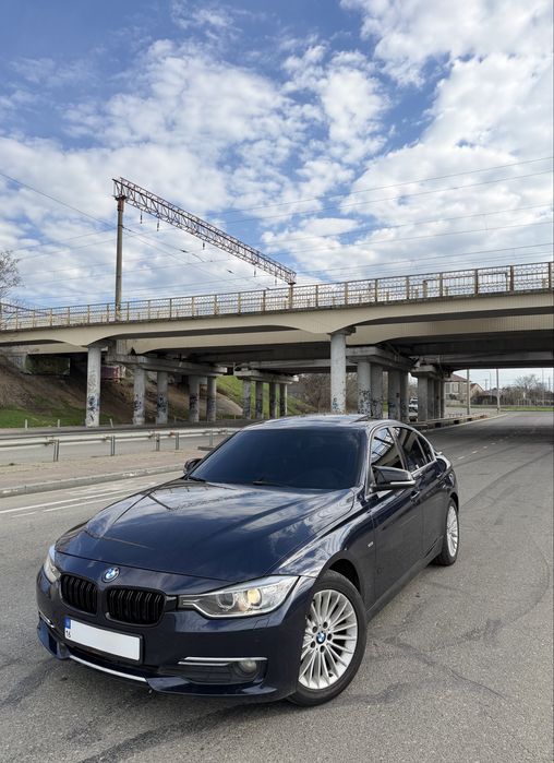 BMW F30 Комплектация Luxury