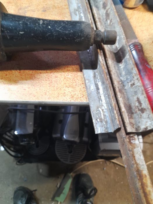 retificadora reta modelo AEG GSL 500 em bom estado