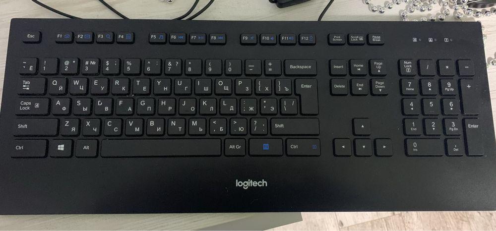 Клавіатура Logitech: 600 грн. - Периферійні пристрої Одеса на Olx