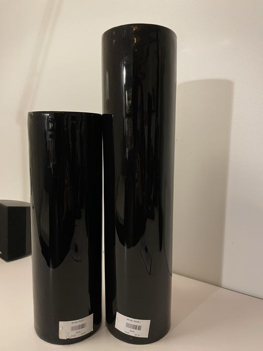 Par de jarras pretas