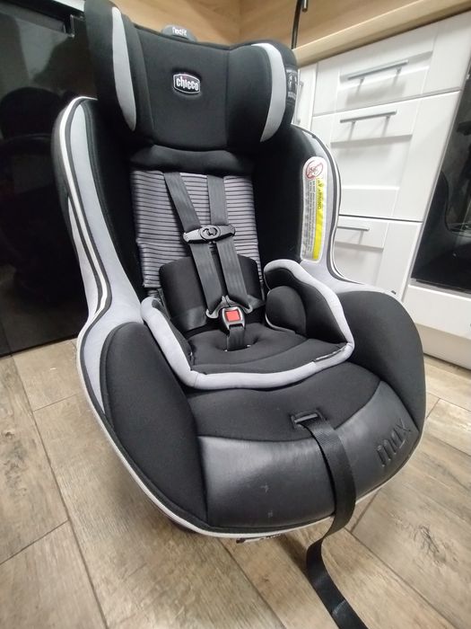 Автокрісло chicco next fit zip max air від 0 до 6-7 років