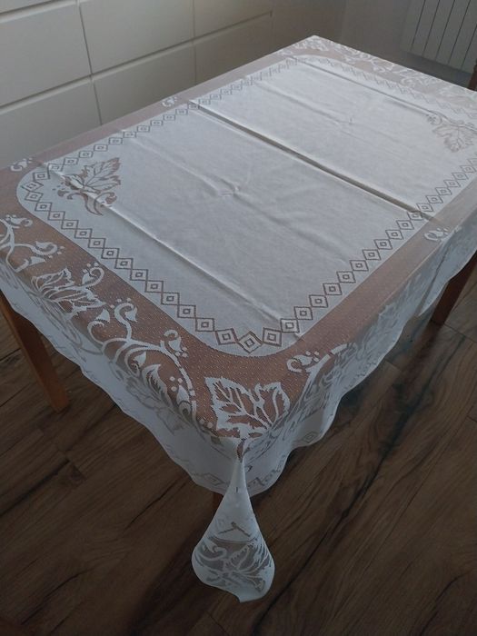 Obrus biały 120/155 Nowy
