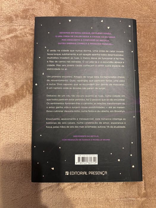 Livro Blackout, O amor também brilha no escuro