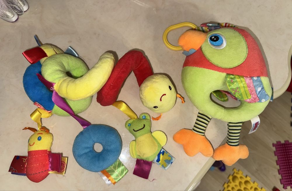 Брязкальце в коляску/кроватку