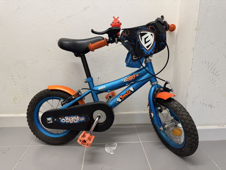 Bicicleta infantil Blast azul – com rodas de aprendizagem