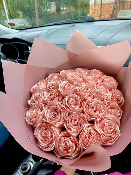 Квіти з атласної стрічки