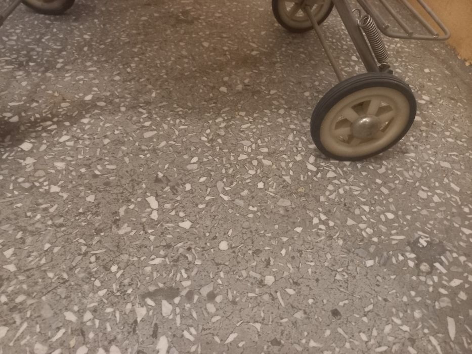 Stary wózek dla dziecka