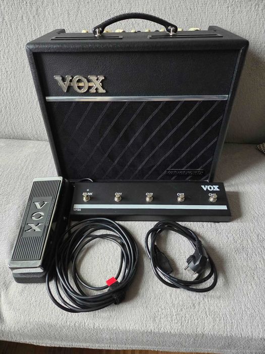 Vox Valvetronix VT 20+. Dodatki Footswitch VFS-5., Wah Wah VX 847. Stan idealny