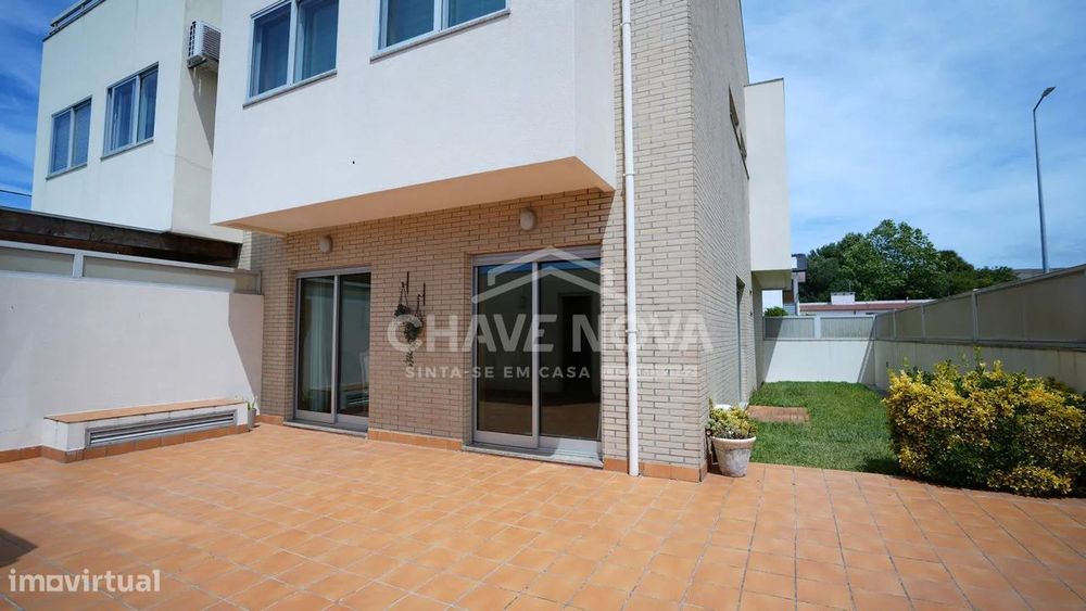 PS - Moradia T3+1, Jardim, Terraço e Vista Mar | Gulpilhares, V.N.Gaia