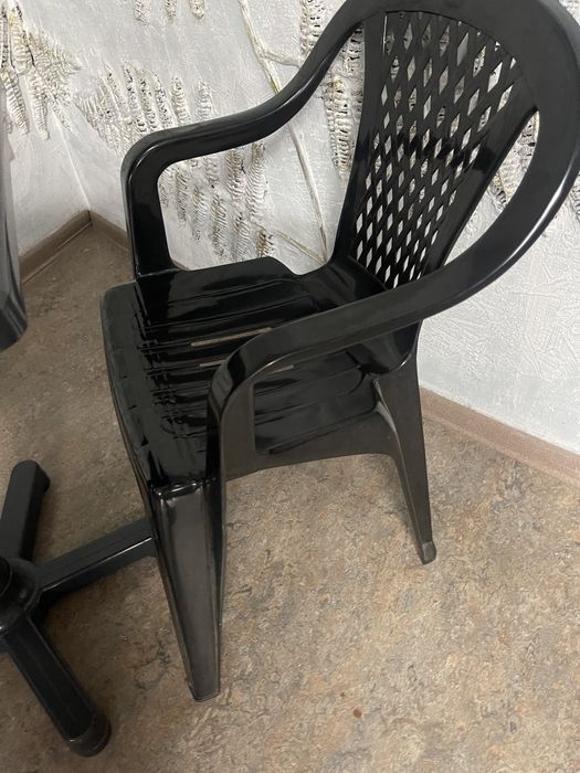 Plastikowy ogrodowy stół