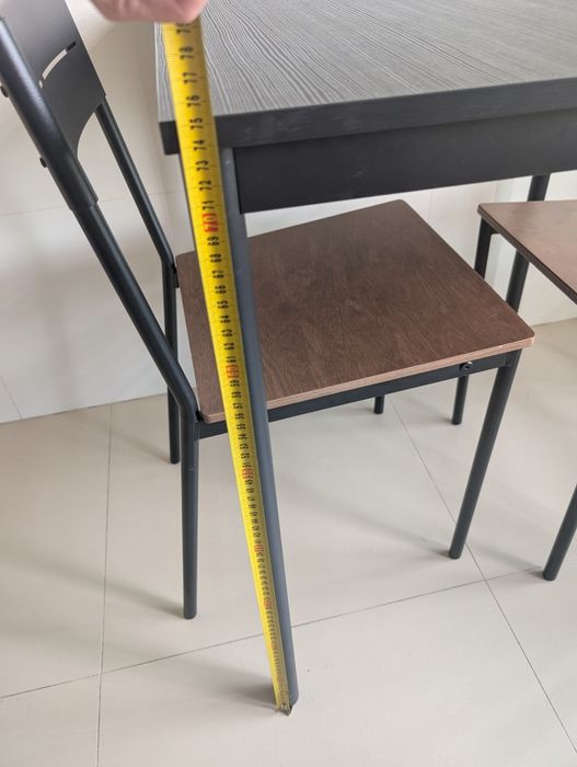Mesa e 2 cadeiras