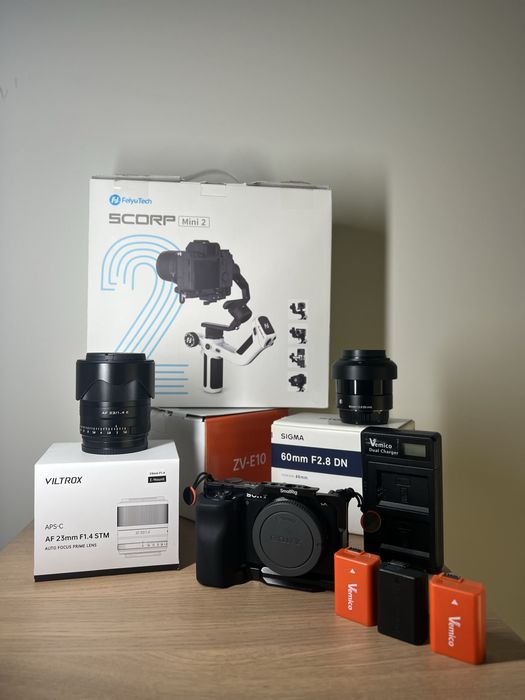 Kit Completo Sony ZV‑E10 + Lentes + Gimbal + Acessórios – Como Novo